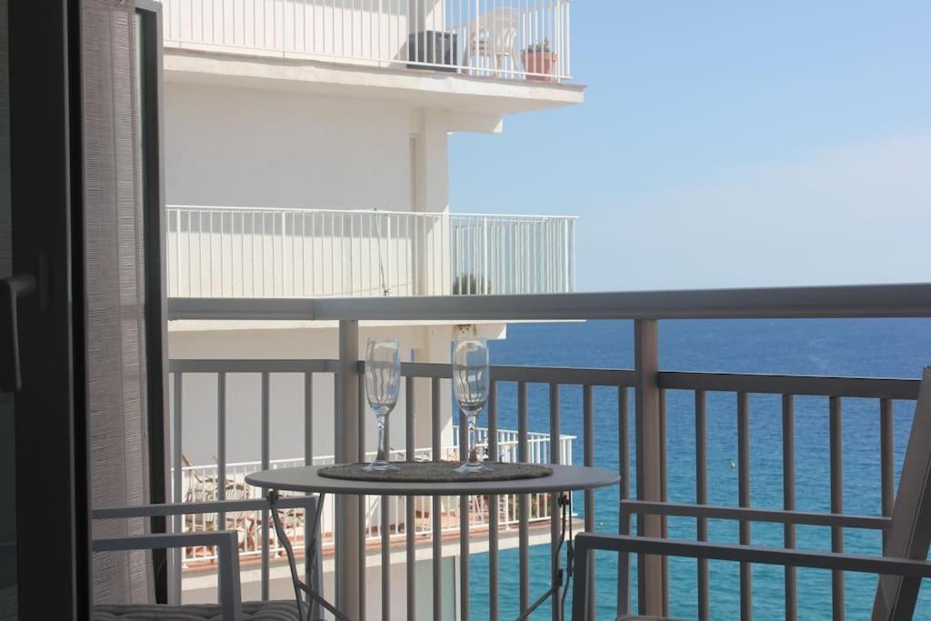 Apartamento Primera Linea De Mar Platja d'Aro Bagian luar foto